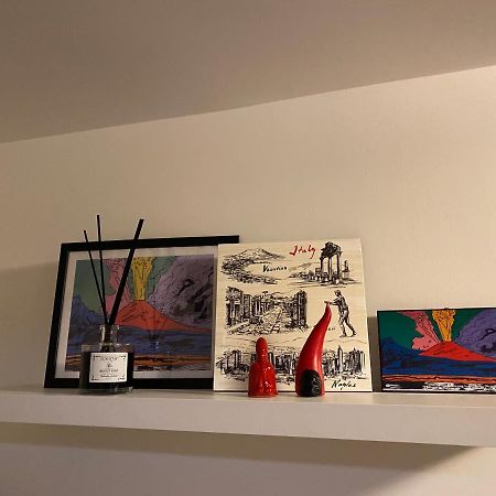 Domus Luigi Leone Bed & Breakfast Napoli Bagian luar foto