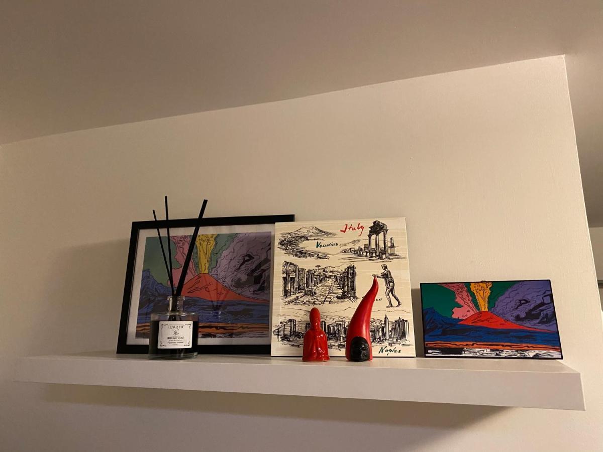 Domus Luigi Leone Bed & Breakfast Napoli Bagian luar foto