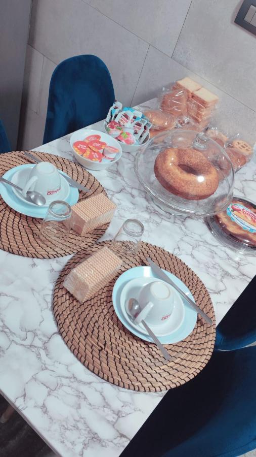 Domus Luigi Leone Bed & Breakfast Napoli Bagian luar foto