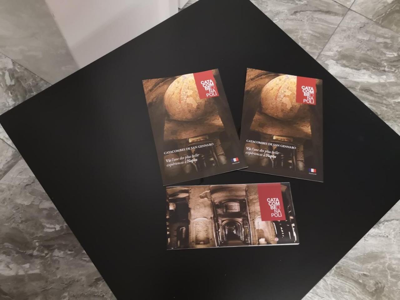 Domus Luigi Leone Bed & Breakfast Napoli Bagian luar foto