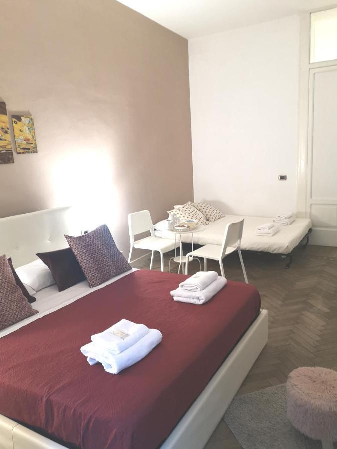 Domus Luigi Leone Bed & Breakfast Napoli Bagian luar foto