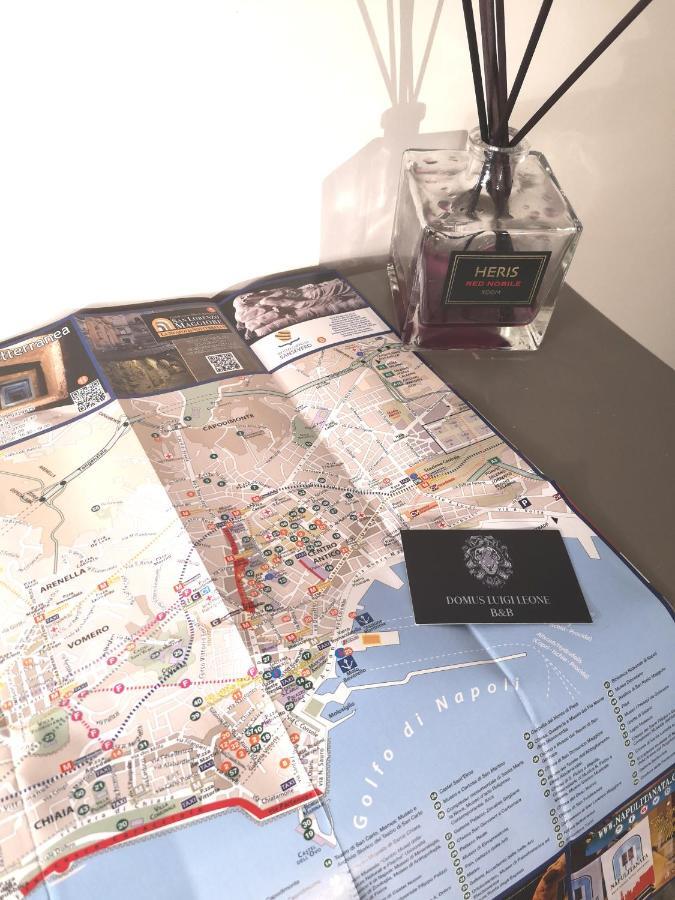 Domus Luigi Leone Bed & Breakfast Napoli Bagian luar foto