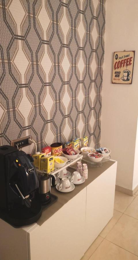 Domus Luigi Leone Bed & Breakfast Napoli Bagian luar foto