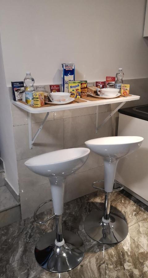 Domus Luigi Leone Bed & Breakfast Napoli Bagian luar foto